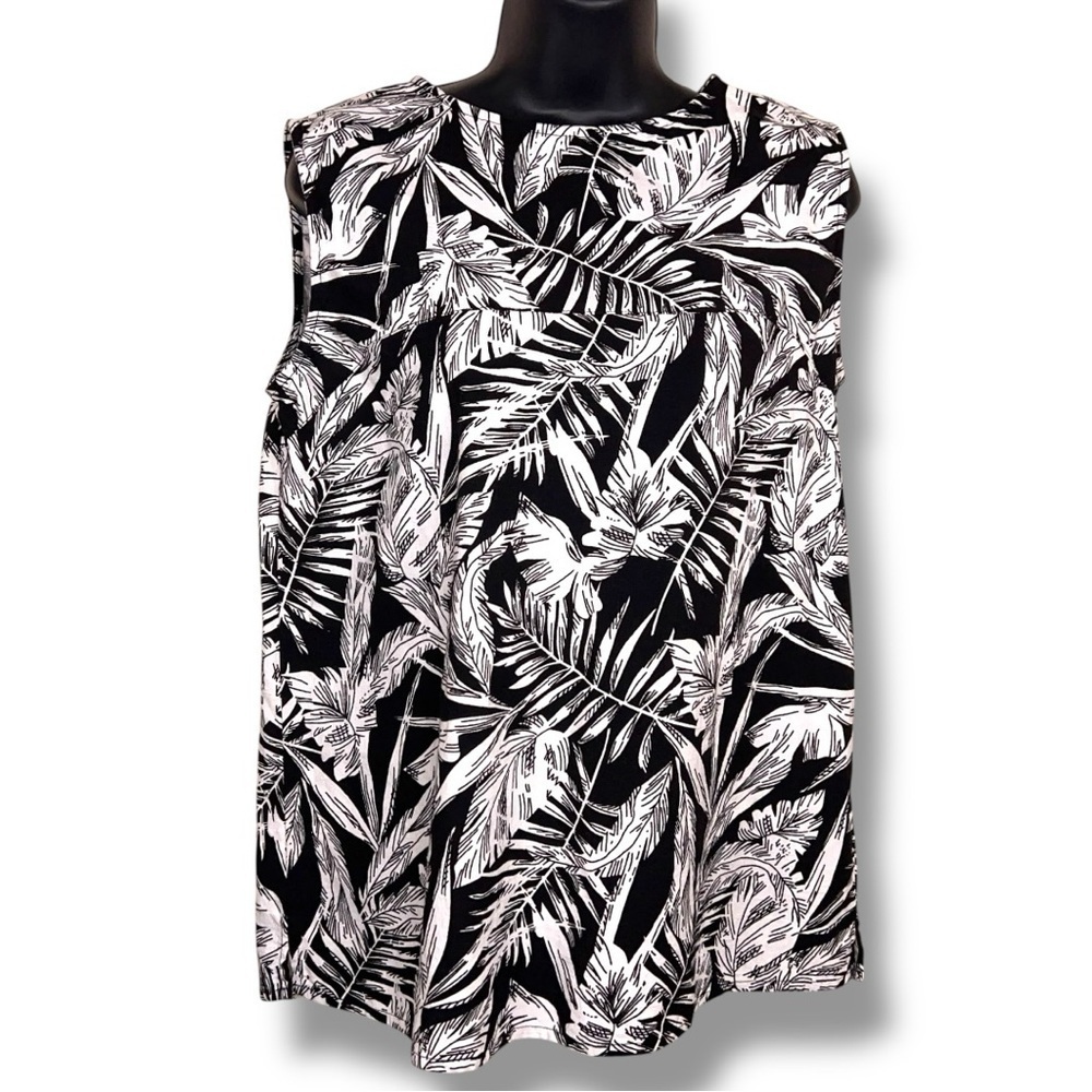 NEW Medium Charlie Paige Sleeveless Viscose Top Black White Tropical Leaf Print
